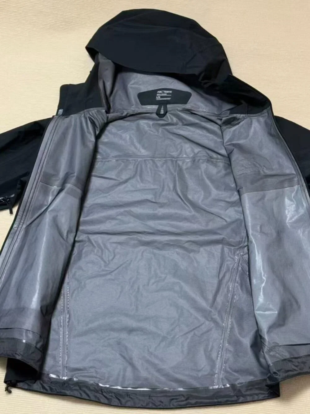 Arc'teryx Beta Series Black Hooded Hardshell Jacket, Size L. - Picture 3 of 6